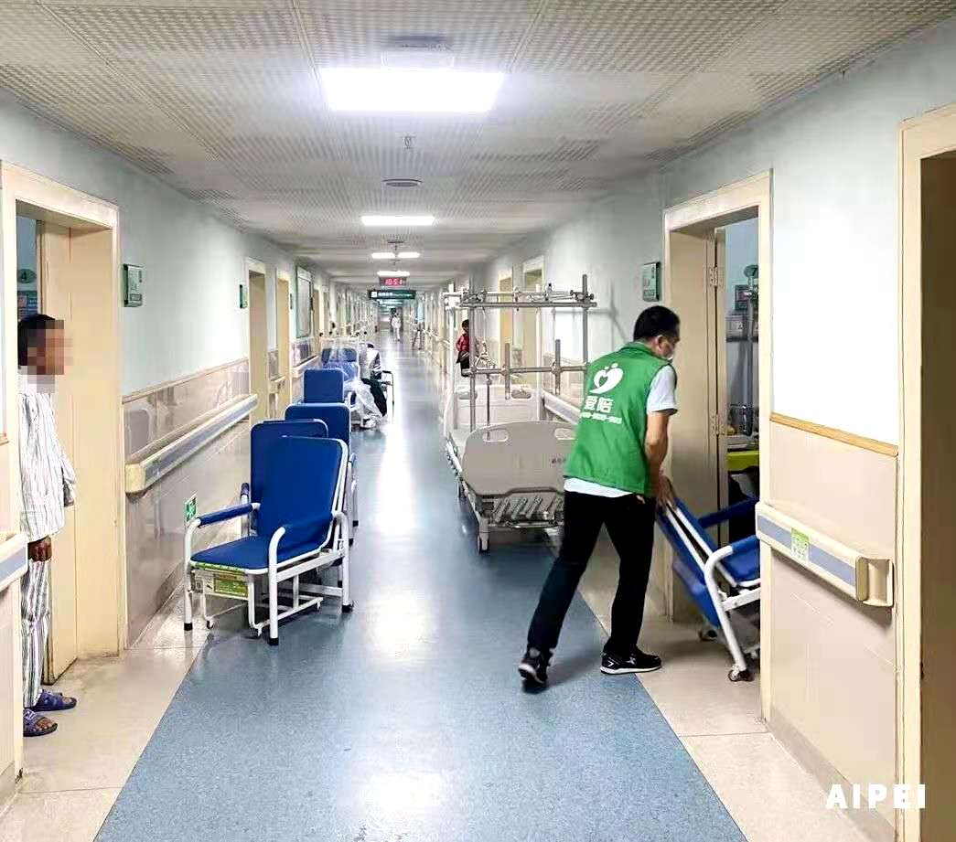 共享陪護(hù)床通過自助租賃來實現(xiàn)便利