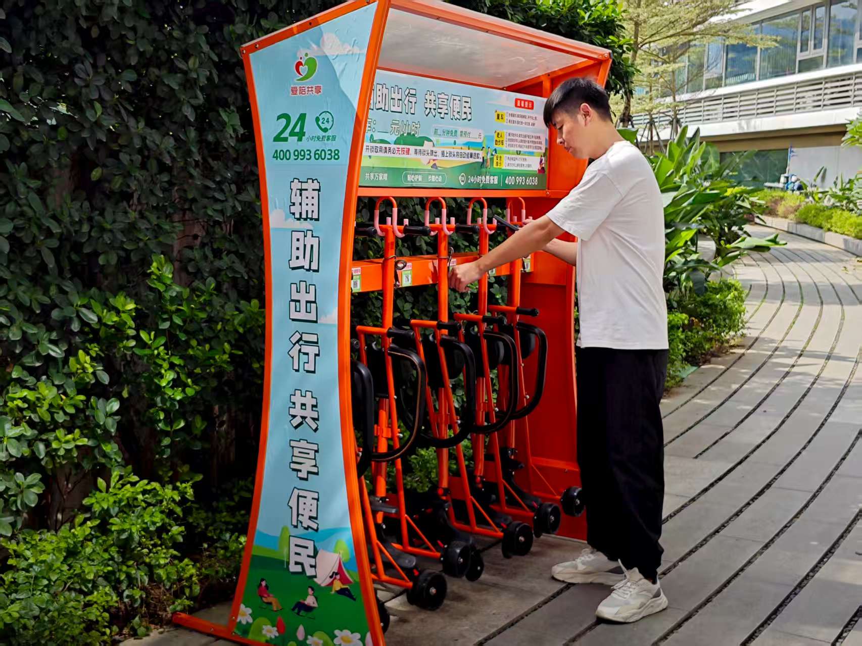 帶娃逛景區怕折騰？愛陪共享童車入駐，遛娃輕松沒負擔！