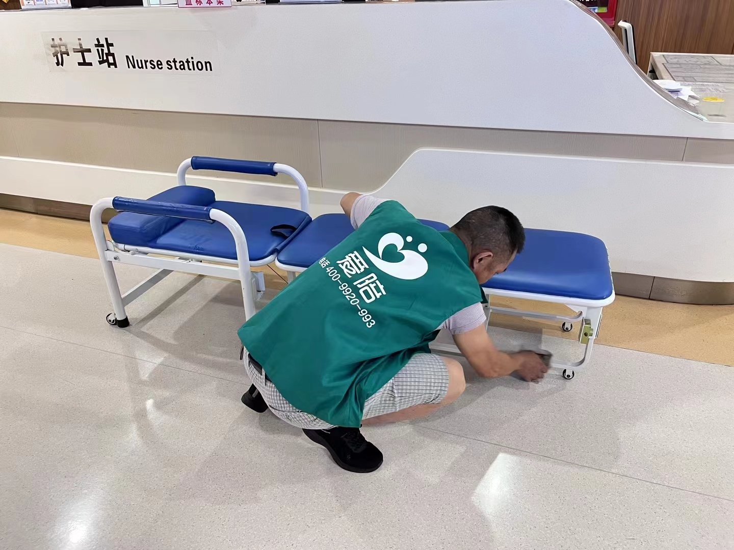愛陪共享陪護(hù)床“掃碼即用”，撬動(dòng)了醫(yī)院里最沉默的剛需！