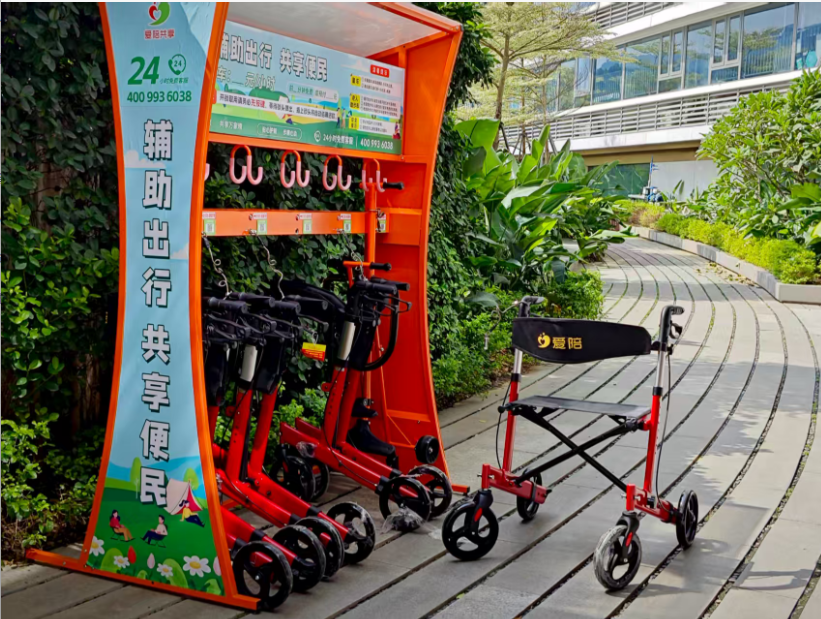 如何解決景區老幼出游痛點？愛陪共享童車/助步車/輪椅一站式解決